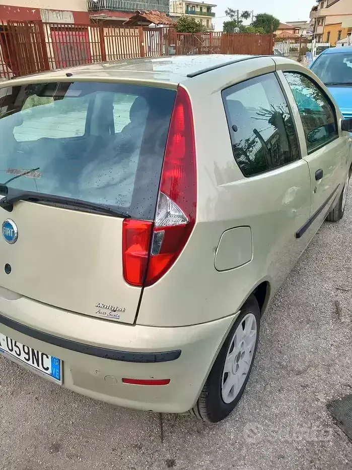 Usata Fiat Punto 69 CV (50 kW) 2005 Utilitaria