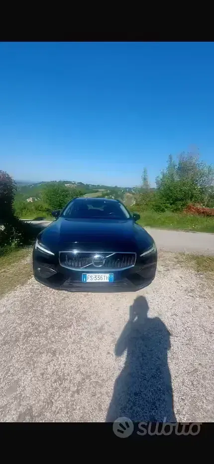 Usata Volvo V60 150 CV (110 kW) 2018 Nero Station wagon