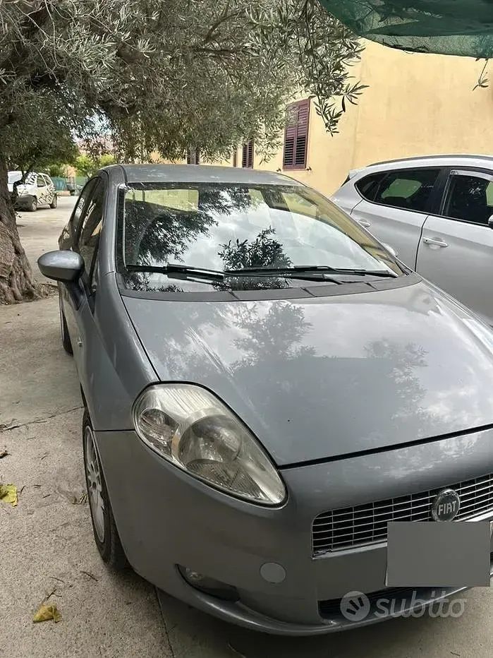 Usata Fiat Grande Punto 75 CV (55 kW) 2007 Grigio Utilitaria