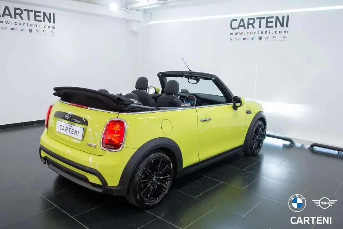 Usata Mini Cooper Cabriolet 136 CV (100 kW) 2021 Zesty yellow Cabrio