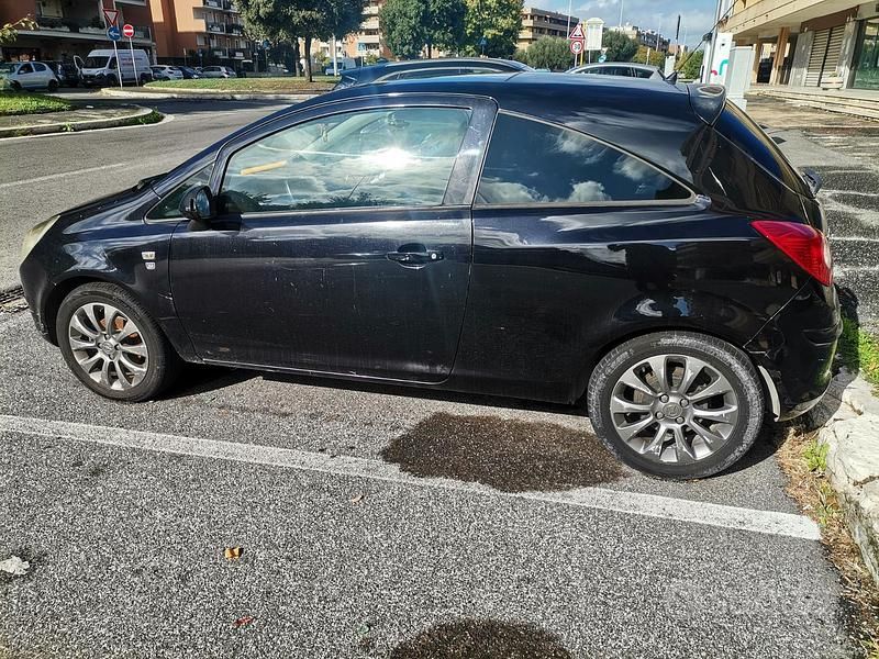 Usata Opel Corsa 95 CV (69 kW) 2010 Nero Berlina