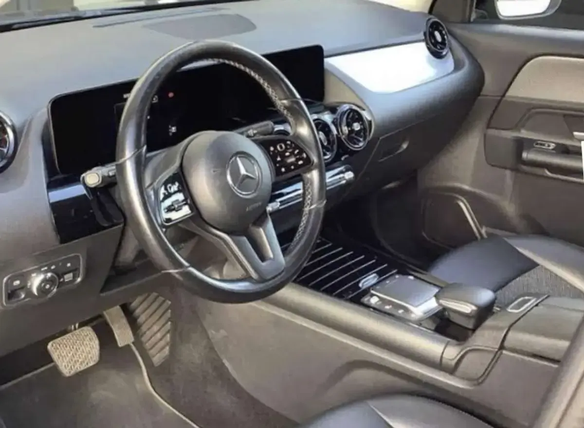 Usata Mercedes GLA180 Business 116 CV (85 kW) 2021 Nero SUV