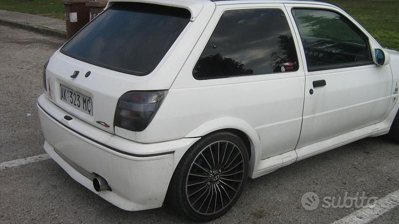 Usata Ford Fiesta 126 CV (92 kW) 1993 Utilitaria