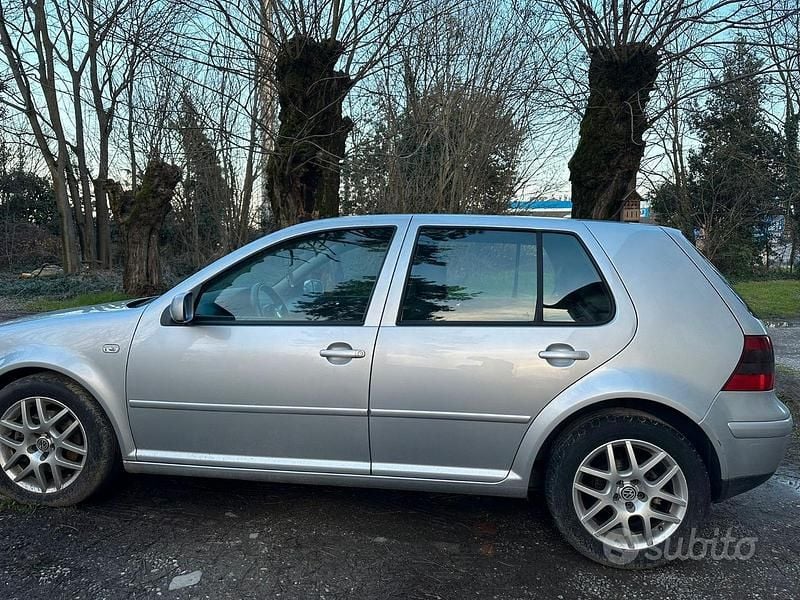 Usata VW Golf IV 130 CV (95 kW) 2002 Grigio Berlina