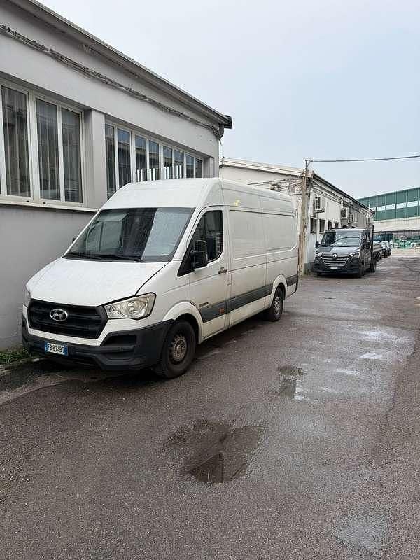 Usata Hyundai H 350 204 CV (150 kW) 2015 Bianco Furgone