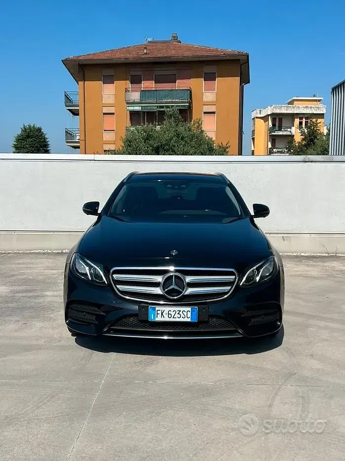 Usata Mercedes E220 AMG 194 CV (142 kW) 2017 Nero Station wagon