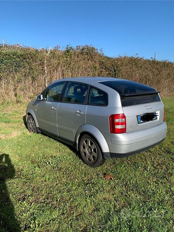 Usata Audi A2 75 CV (55 kW) 2002 Grigio Utilitaria