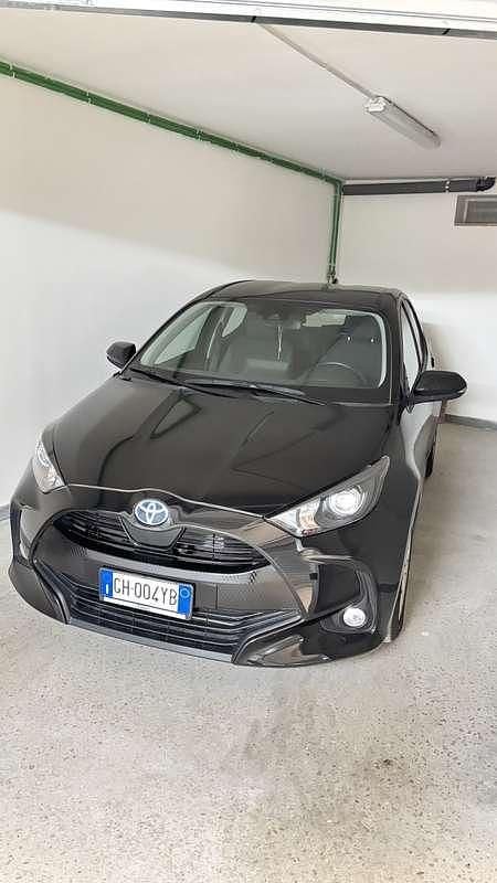 Usata Toyota Yaris Hybrid Active 92 CV (67 kW) 2022 Berlina