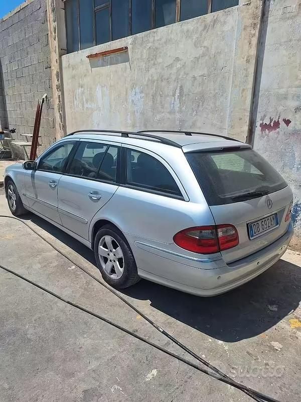 Usata Mercedes E280 231 CV (169 kW) 2006 Grigio Station wagon