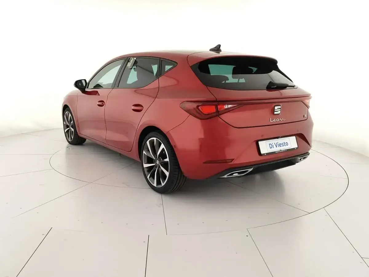 Usata Seat Leon FR 190 CV (139 kW) 2023 Rosso desire Berlina