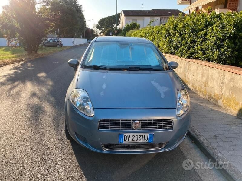 Usata Fiat Grande Punto 77 CV (56 kW) 2009 Bianco Utilitaria