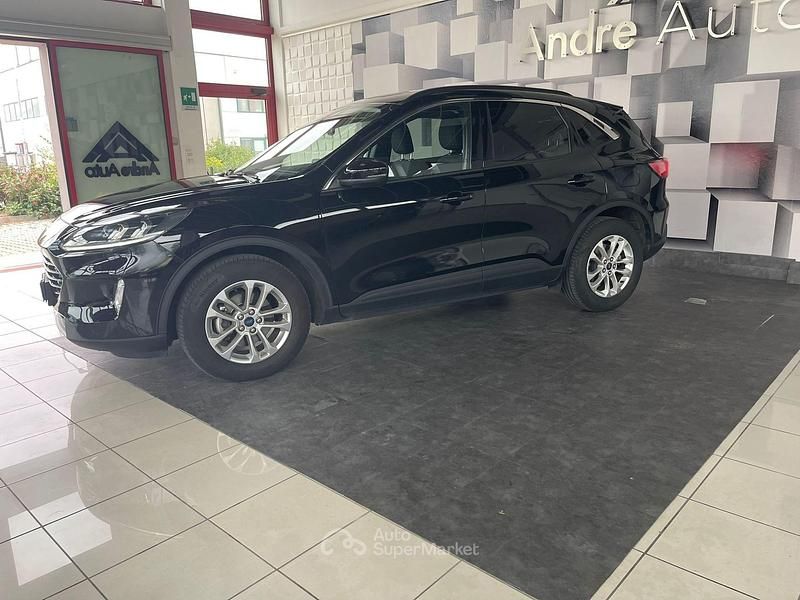 Metallizato Usata 2022 Ford Kuga Titanium SUV | 15.800 € (Super prezzo) - Immagine 1/4