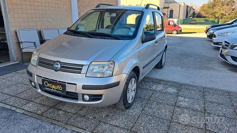 Usata Fiat Panda Dynamic 70 CV (51 kW) 2004 Grigio Utilitaria