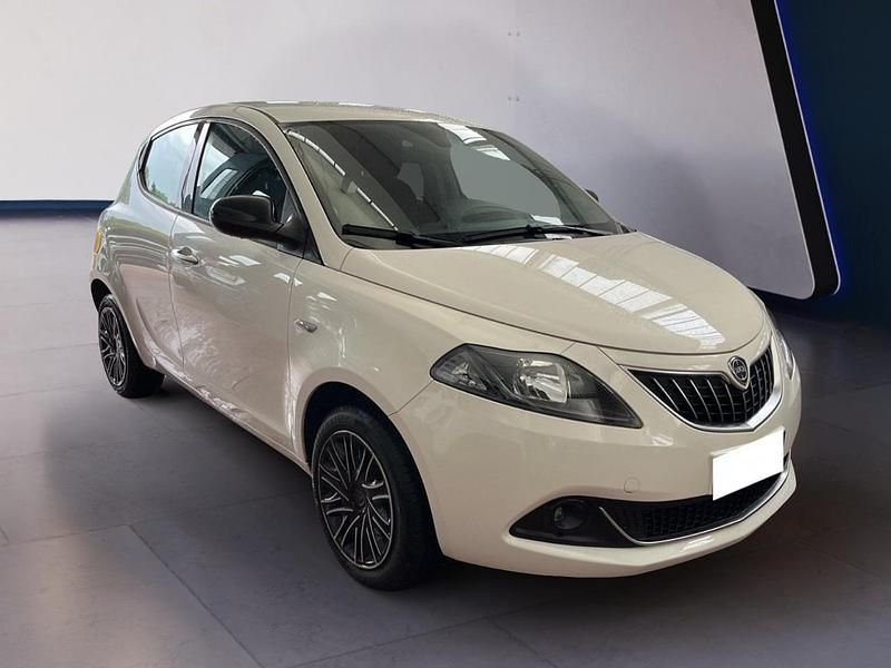 Usata Lancia Ypsilon S 70 CV (51 kW) 2022 Bianco Utilitaria