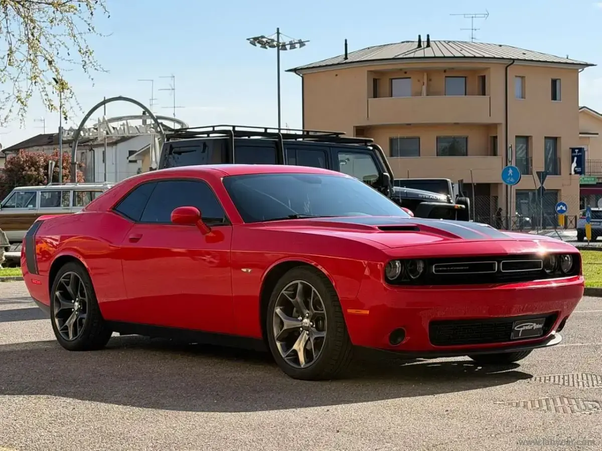 Usata Dodge Challenger 230 CV (169 kW) 2016 Rosso Coupé