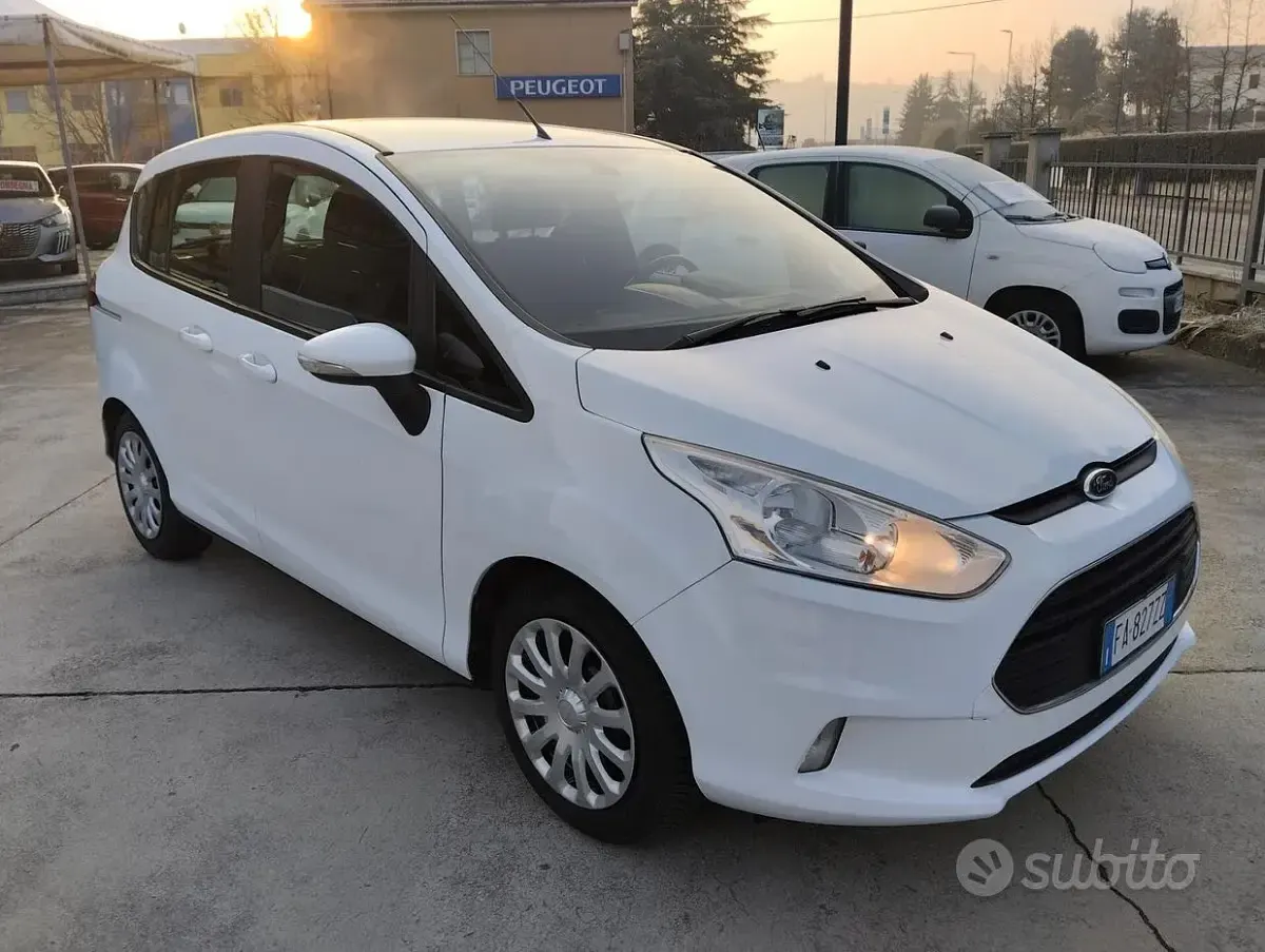 Usata Ford B-MAX 90 CV (66 kW) 2015 Bianco Monovolume
