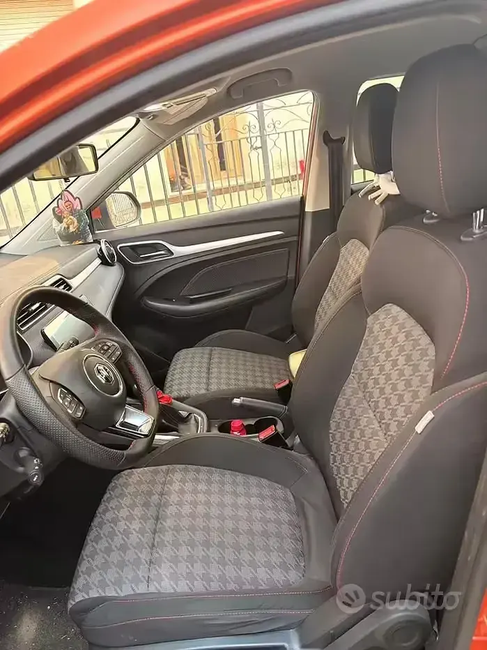 Usata MG ZS 106 CV (77 kW) 2022 Arancione SUV