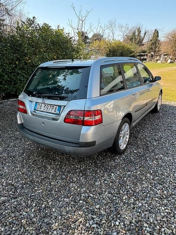 Usata Fiat Stilo Wagon 120 CV (88 kW) 2006 Grigio Station wagon