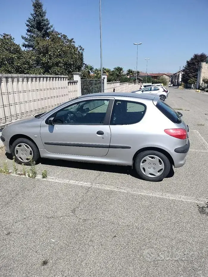 Usata Peugeot 206 75 CV (55 kW) 2000 Grigio Berlina