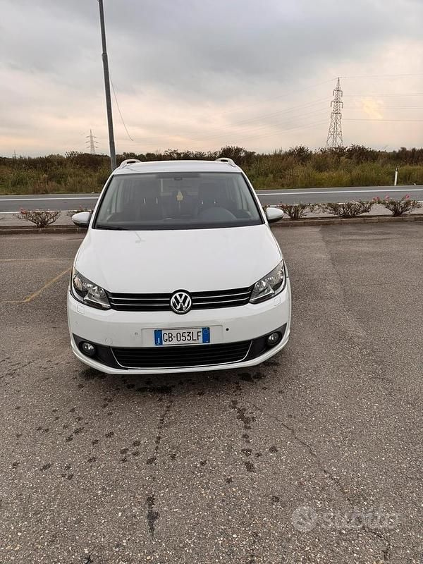 Usata VW Touran Life 105 CV (77 kW) 2014 Bianco Monovolume