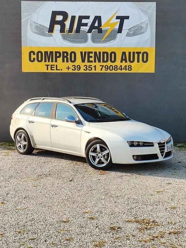 Bianco Usata 2010 Alfa Romeo 159 Progression Station wagon | 3200 € (Buon prezzo) - Immagine 1/4