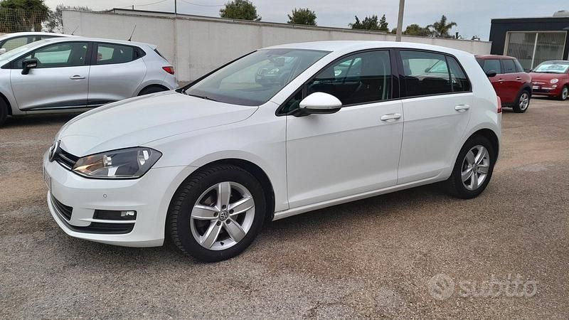 Begagnad VW Golf VII Trendline 90 HK (66 kW) 2016 Vit Sedan