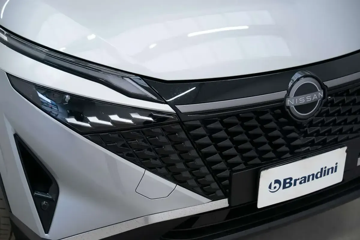 Nuova Nissan Qashqai N-Connecta 140 CV (102 kW) 2026 Newport grey SUV
