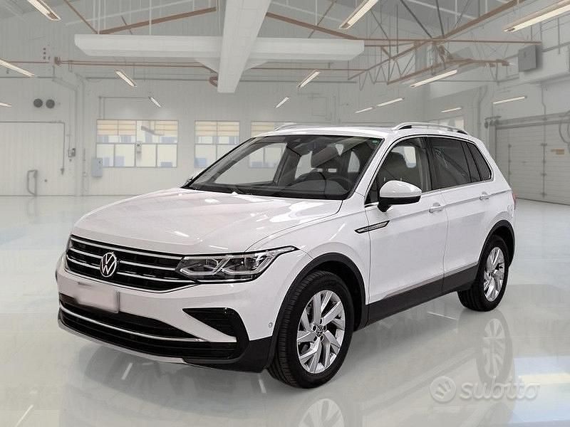 Bianco Usata 2021 VW Tiguan Elegance SUV | 23.900 € (Buon prezzo) - Immagine 1/4
