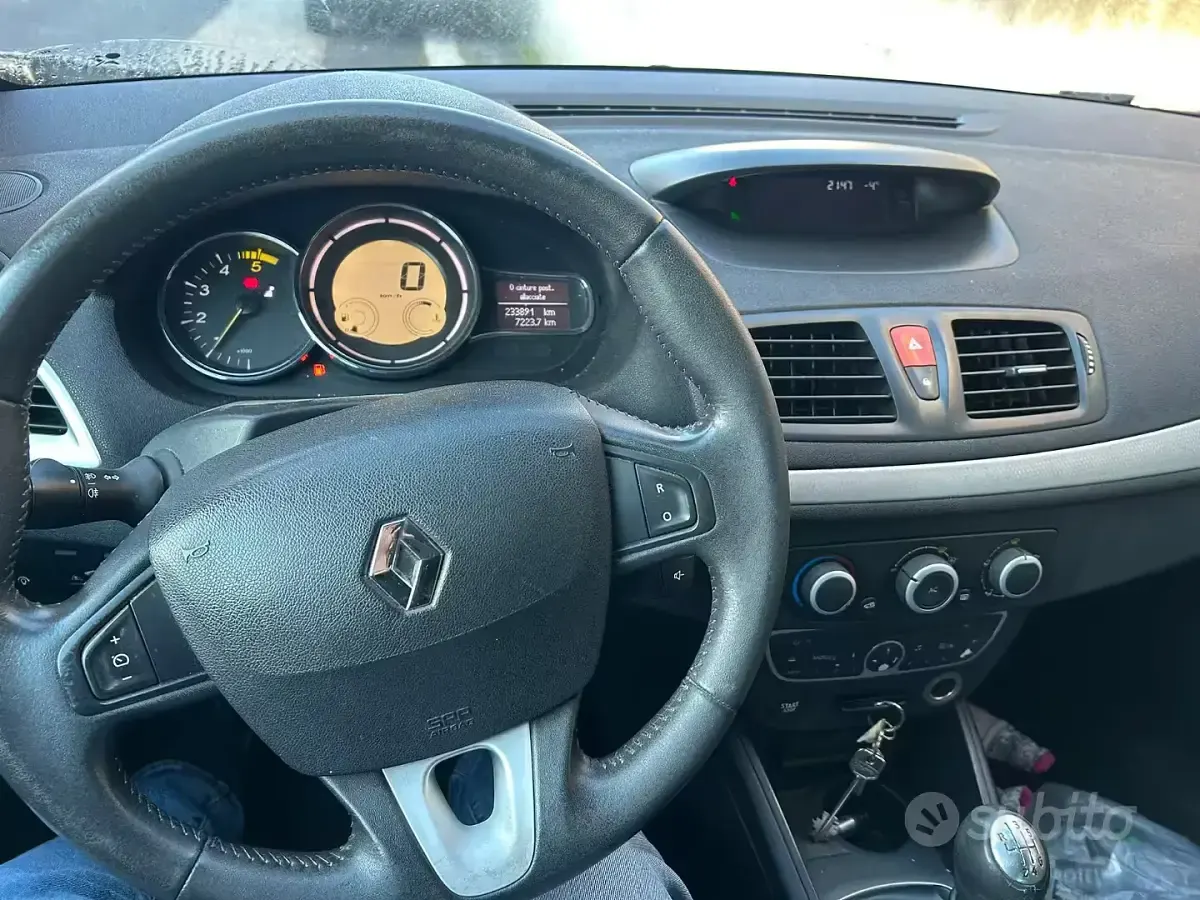 Usata Renault Mégane III 110 CV (80 kW) 2010 Grigio Berlina