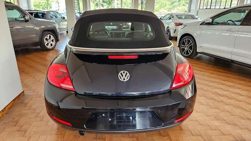 Usata VW New Beetle Cabriolet CLUB 105 CV (77 kW) 2016 Nero Cabrio