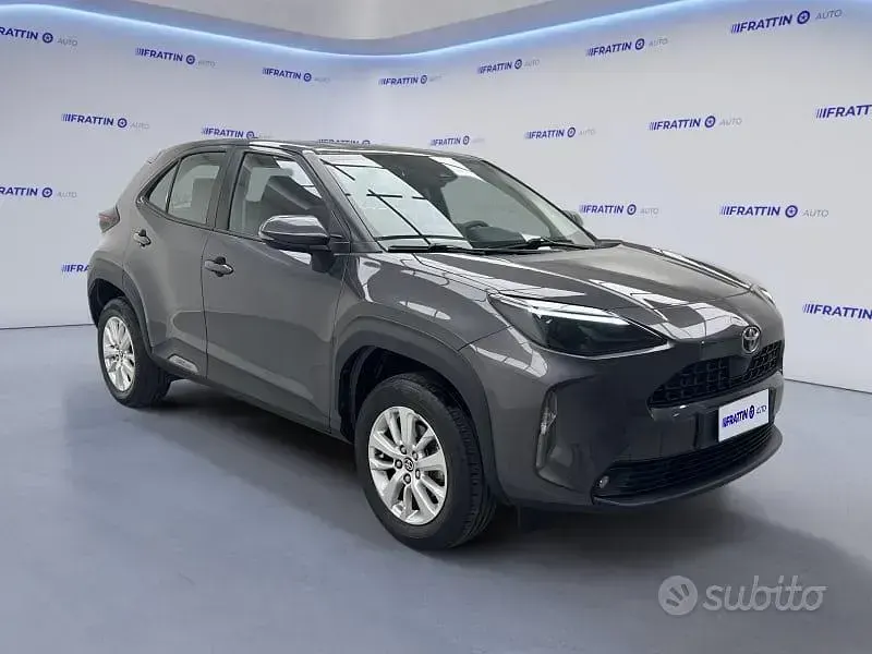 Usata Toyota Yaris Cross Business Edition 92 CV (67 kW) 2021 Grigio SUV