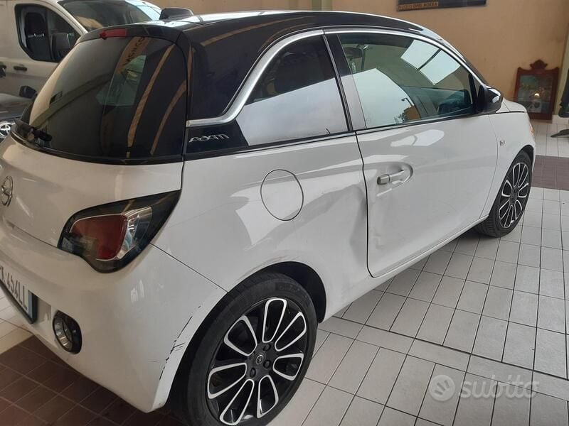 Usata Opel Adam 87 CV (63 kW) 2017 Bianco Utilitaria