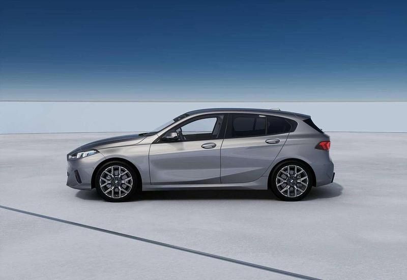 Usata BMW 118 Comfort Edition 150 CV (110 kW) 2025 Skyscraper grey Utilitaria