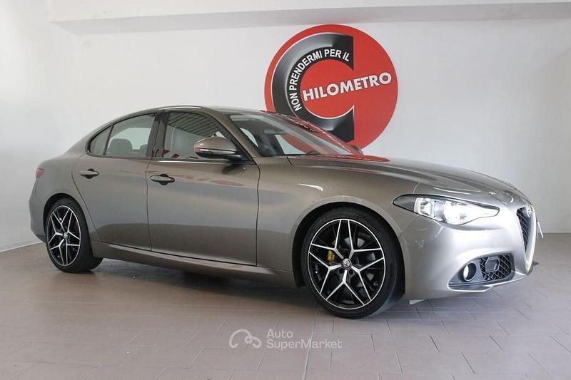 Usata Alfa Romeo Giulia Super 150 CV (110 kW) 2017 Grigio(met.) Berlina
