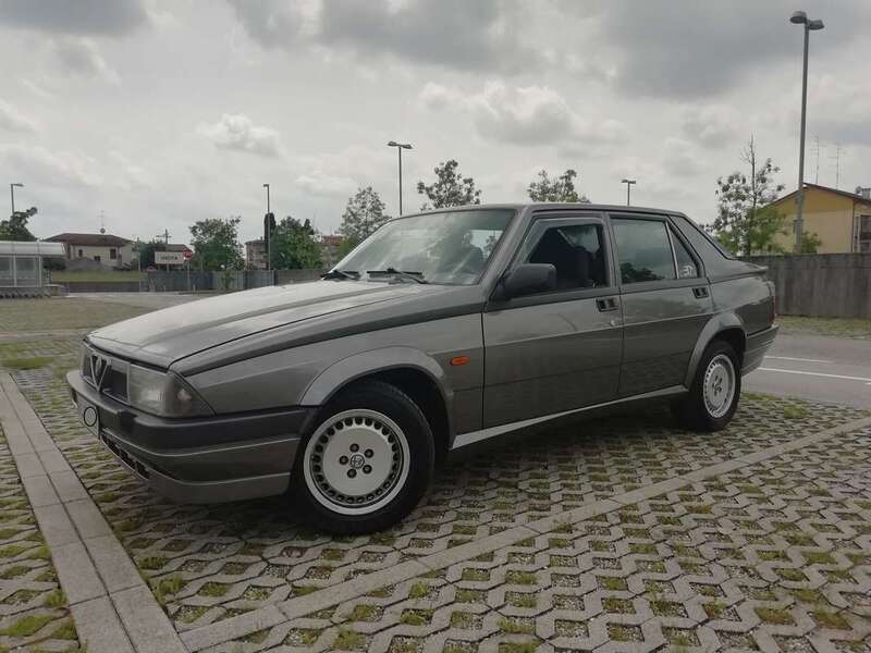 Usato 1991 Alfa Romeo 75 2.0 Benzin 145 CV (12.900 €)