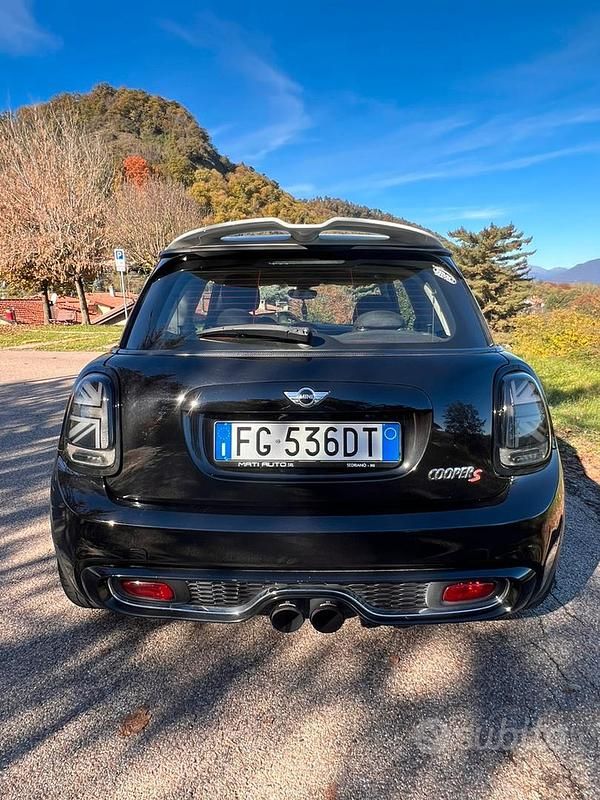 Usata Mini Cooper S Seven 192 CV (141 kW) 2016 Nero Utilitaria