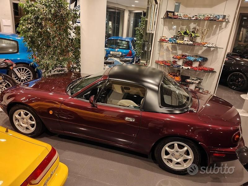 Usata Mazda MX5 90 CV (66 kW) 1997 Rosso Cabrio