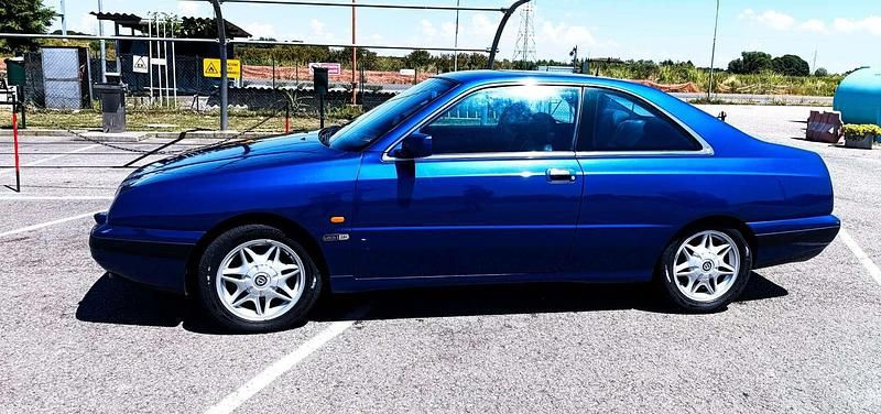 Blu/azzurro Usata 1997 Lancia Kappa Coupé | 11.900 € (Cara) - Immagine 1/4