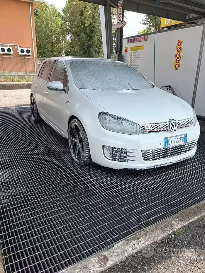 Usata VW Golf VI GTI 210 CV (154 kW) 2009 Bianco Utilitaria