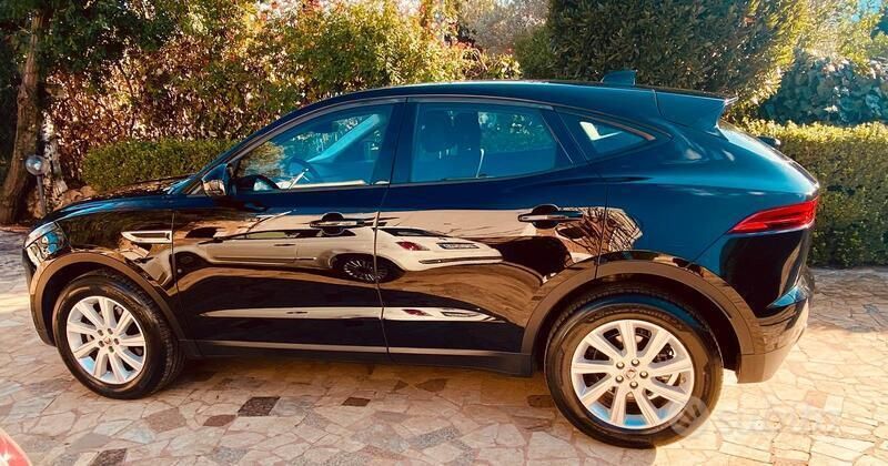Usado Jaguar E-Pace S 150 CV (110 kW) 2021 Negro SUV