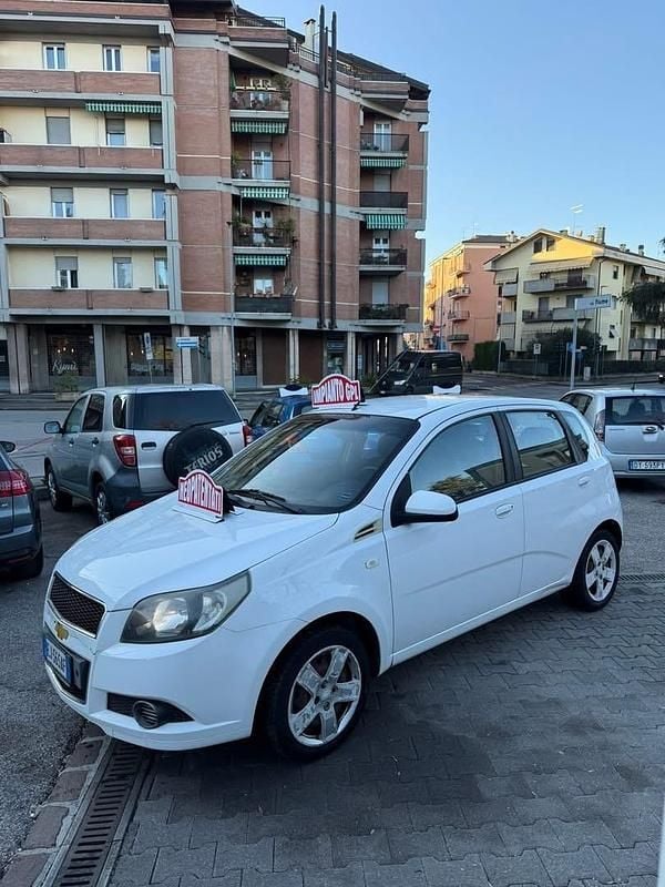 Usata Chevrolet Aveo LS 84 CV (61 kW) 2011 Bianco Berlina
