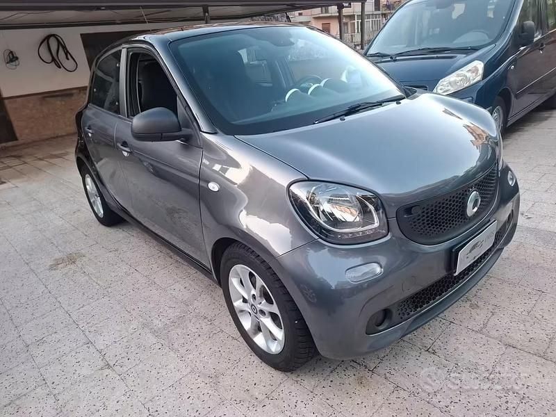 Usata Smart ForFour Pure 71 CV (52 kW) 2015 Grigio Utilitaria