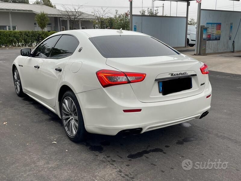 Usata Maserati Ghibli 275 CV (202 kW) 2015 Bianco Berlina