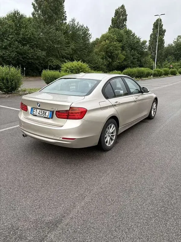Usata BMW 318 Efficient Dynamics 143 CV (105 kW) 2013 Berlina
