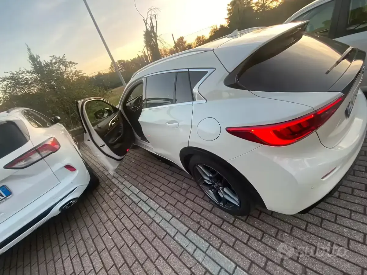 Usata Infiniti Q30 Premium 109 CV (80 kW) 2016 Bianco Berlina