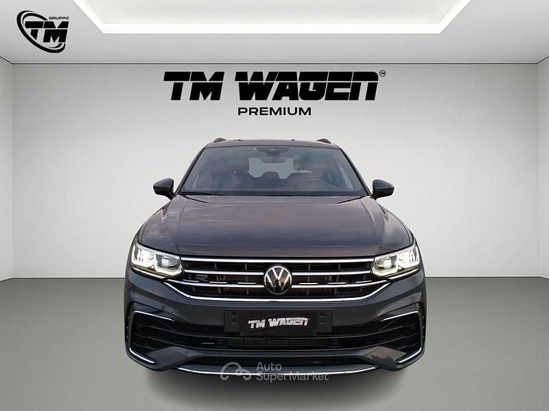 Usata VW Tiguan R-line 150 CV (110 kW) 2024 Argento SUV