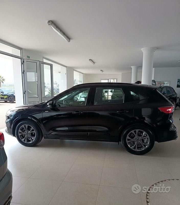 Usata Ford Kuga ST-Line 120 CV (88 kW) 2022 Nero SUV