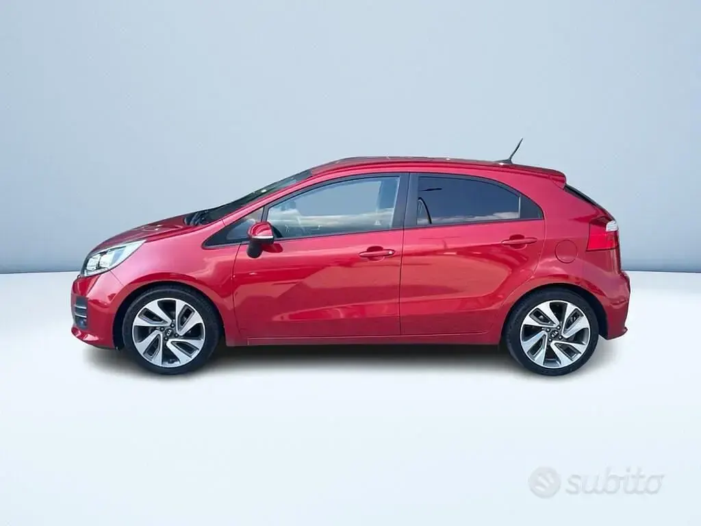 Usata Kia Rio 84 CV (61 kW) 2016 Rosso Utilitaria