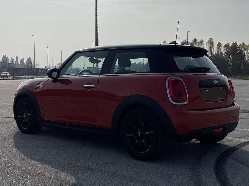 Usata Mini ONE 75 CV (55 kW) 2019 Arancione Utilitaria