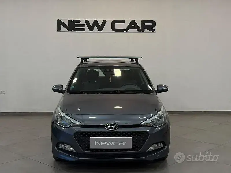 Usata Hyundai i20 Comfort 75 CV (55 kW) 2015 Grigio Berlina